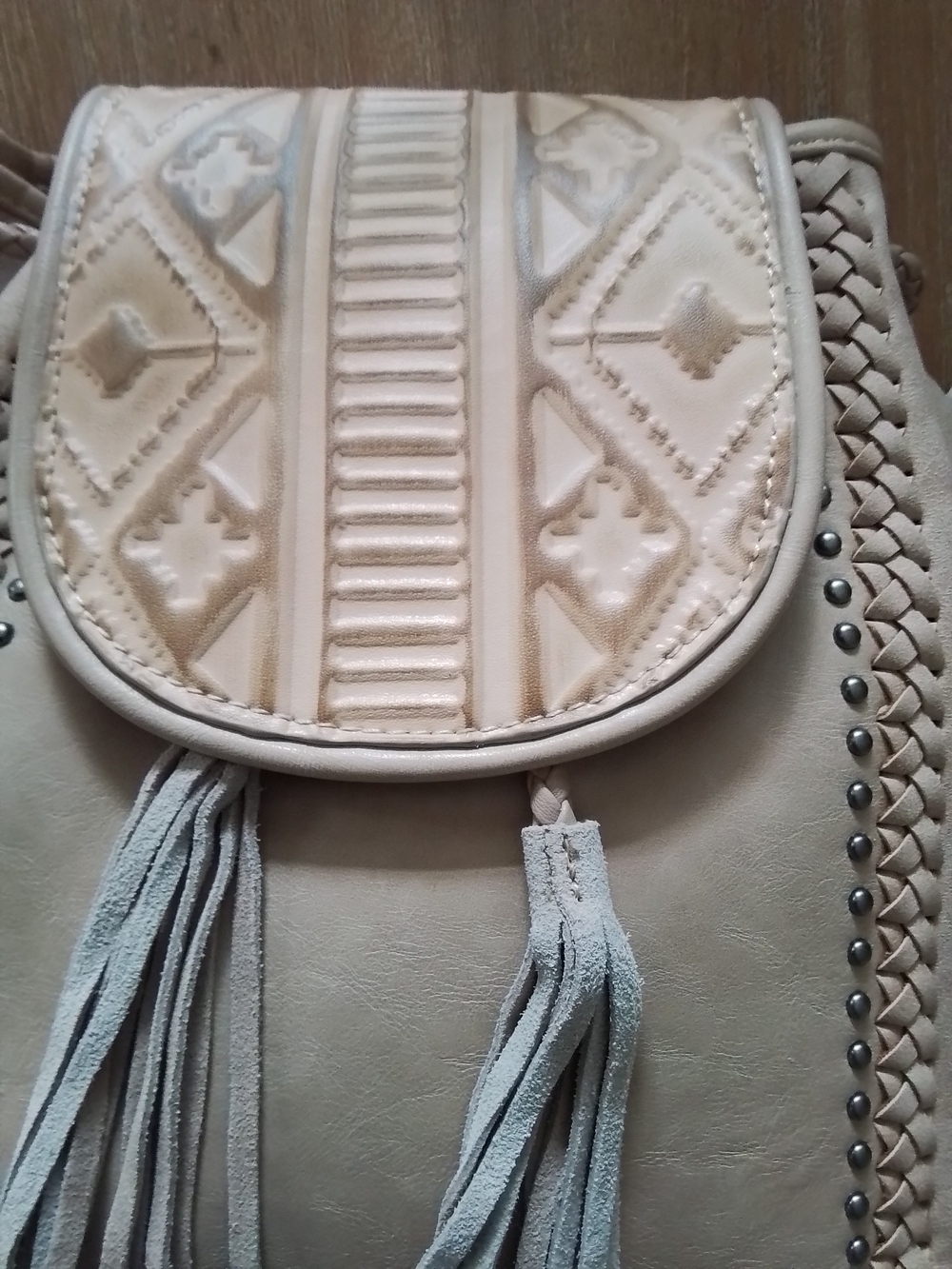 Trinity Ranch Bucket Style Drawstring Shoulder/Crossbody Bag - Picture 5 of 11